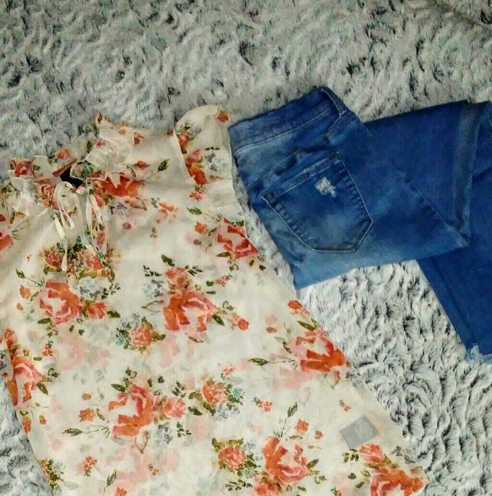Women's sheer floral flutter sleeve blouse